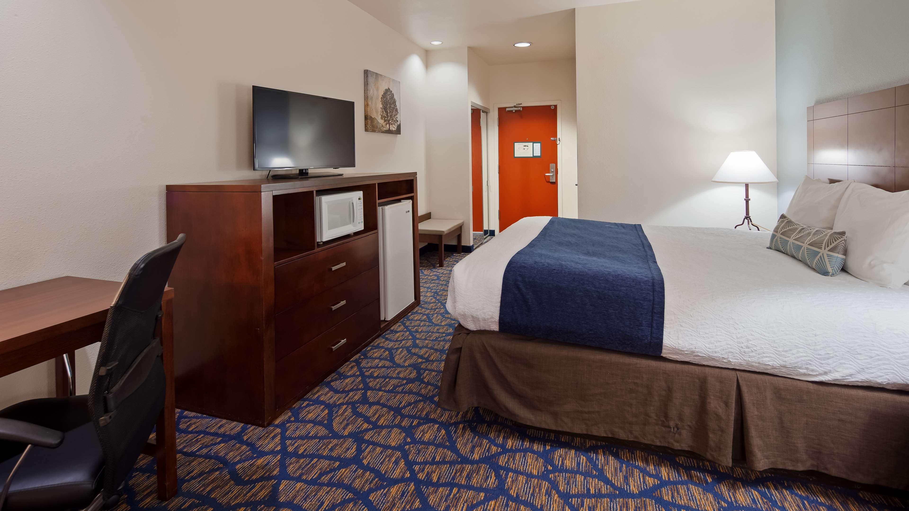 Best Western Plus Villa Del Lago Inn Patterson Екстер'єр фото