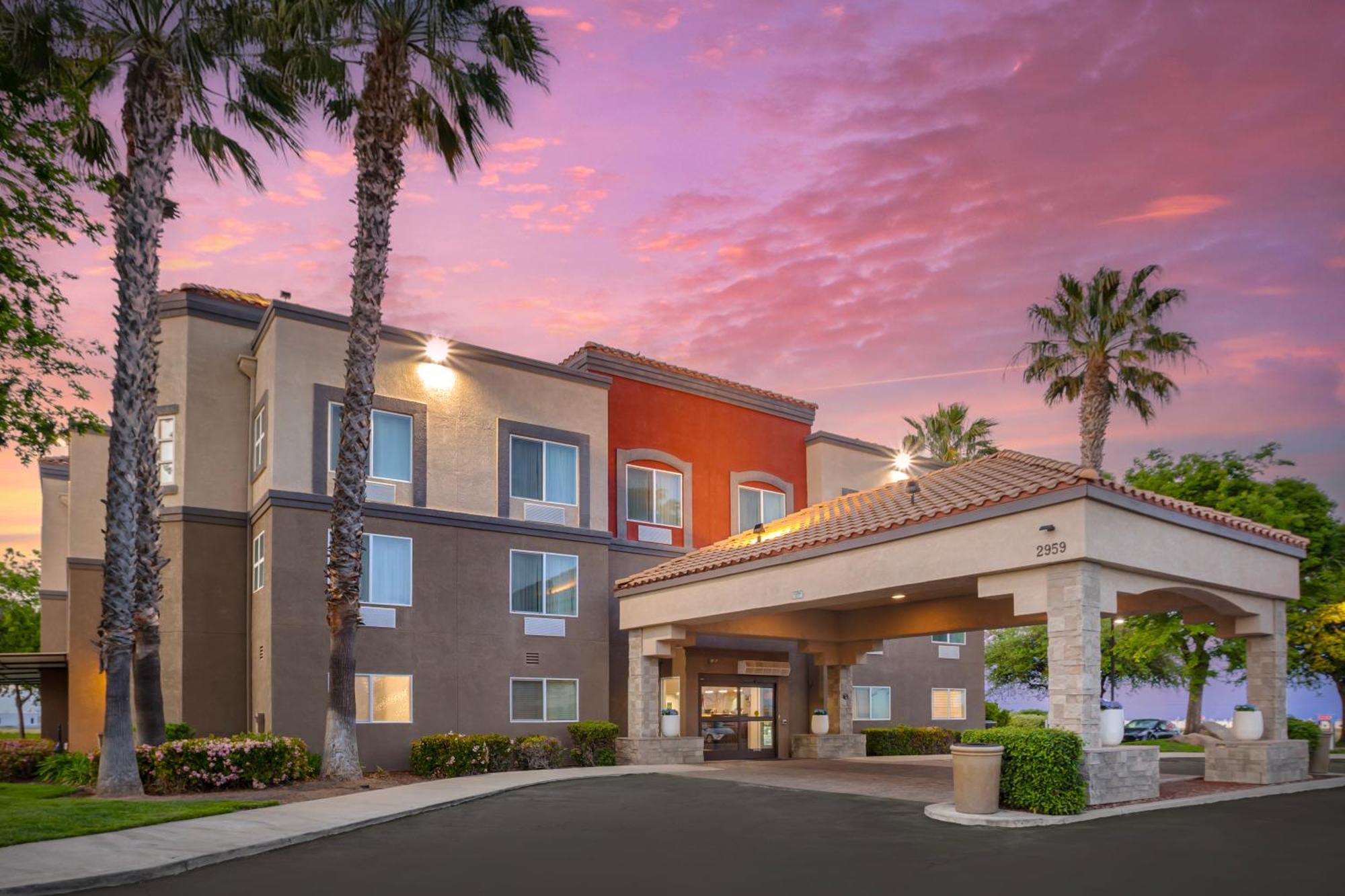 Best Western Plus Villa Del Lago Inn Patterson Екстер'єр фото