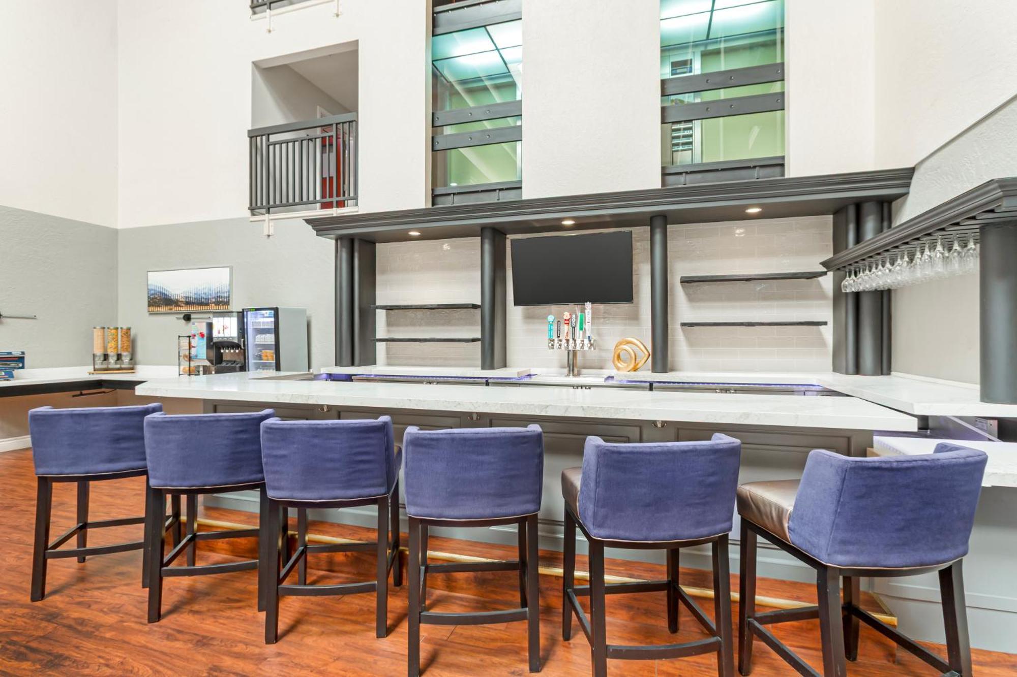 Best Western Plus Villa Del Lago Inn Patterson Екстер'єр фото