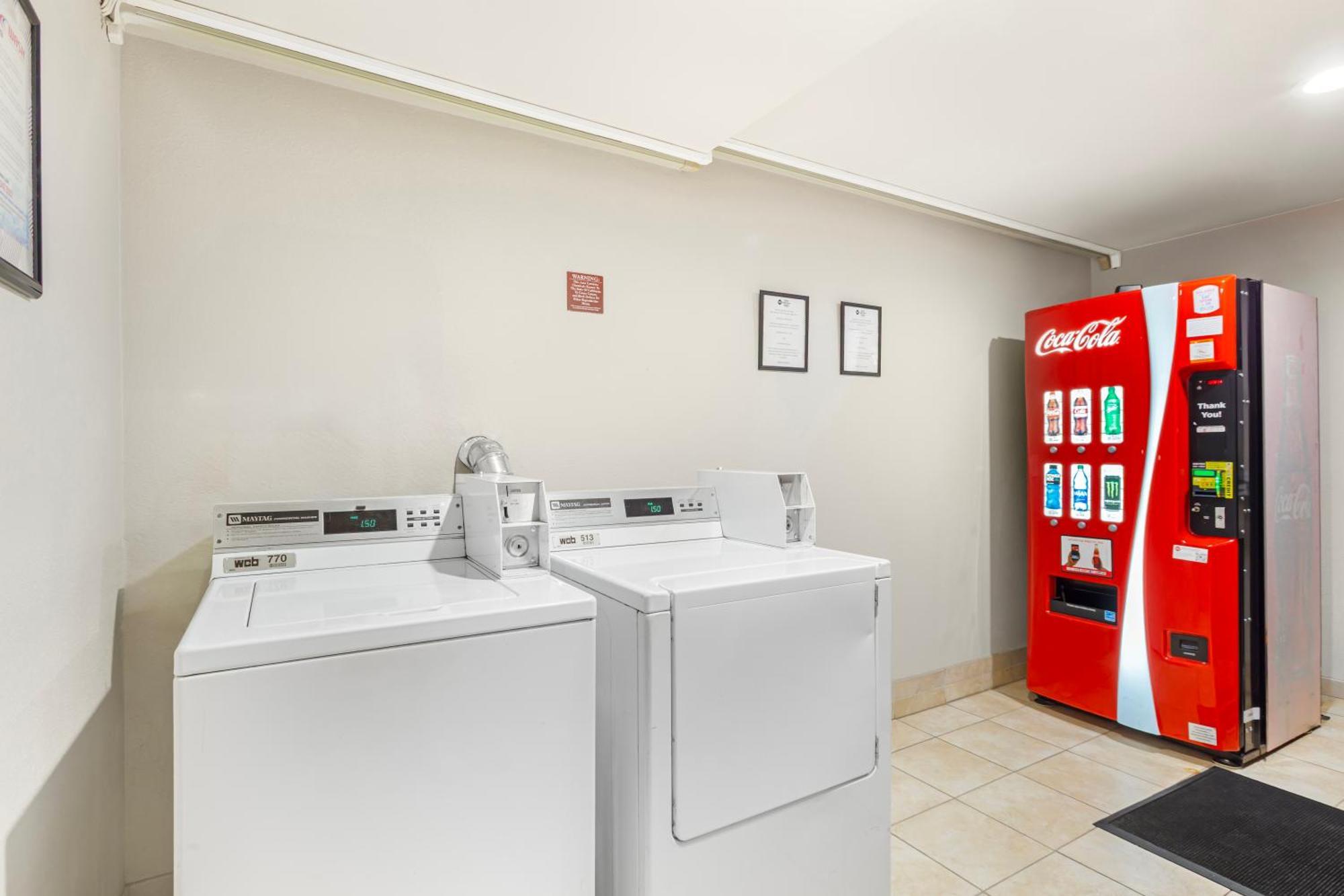 Best Western Plus Villa Del Lago Inn Patterson Екстер'єр фото