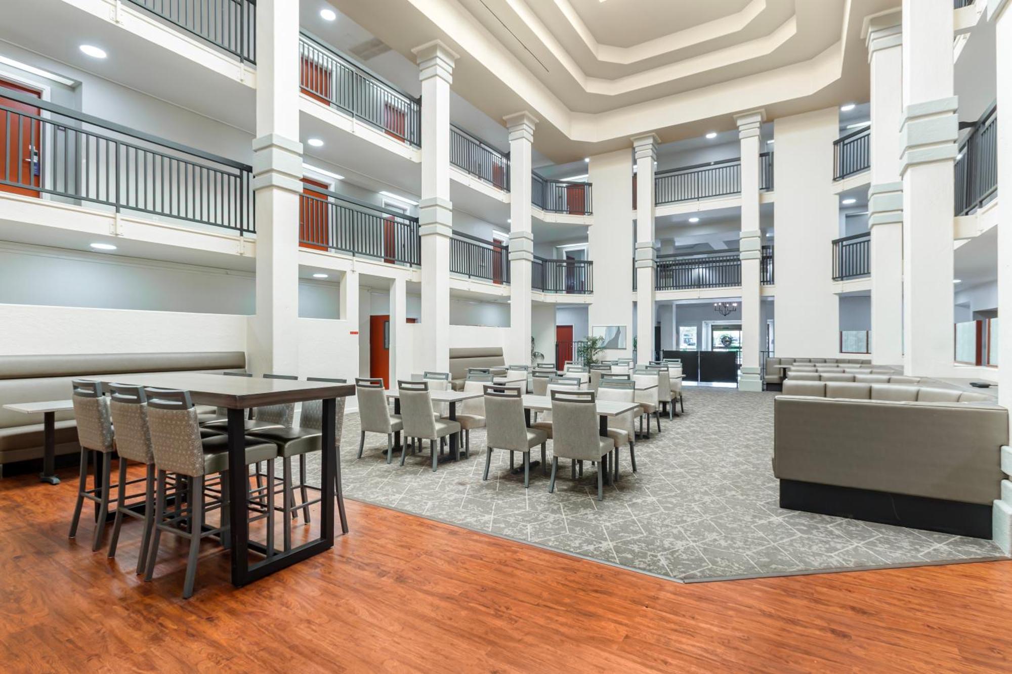 Best Western Plus Villa Del Lago Inn Patterson Екстер'єр фото