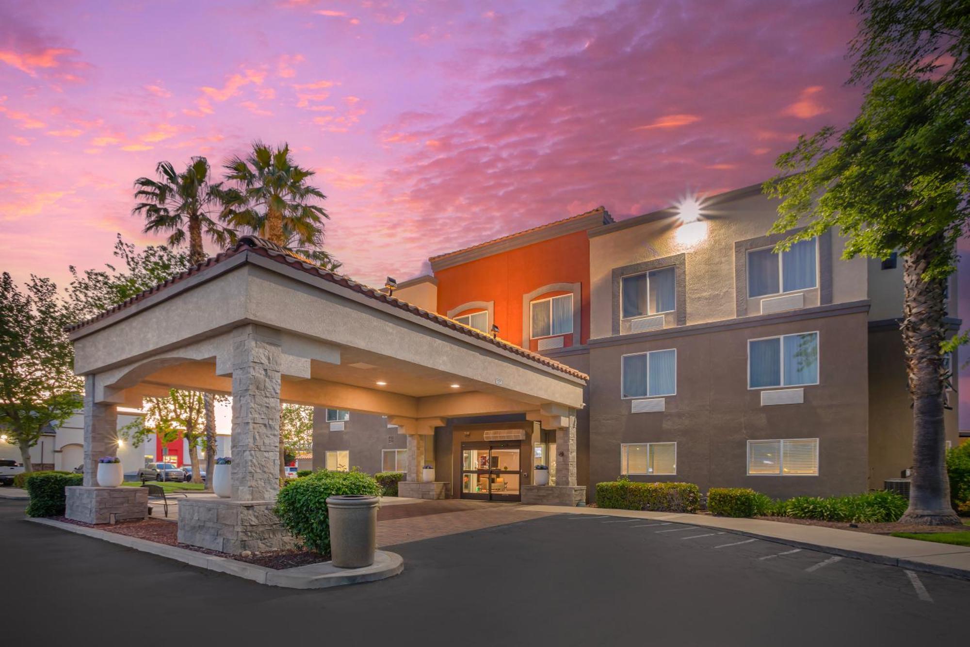 Best Western Plus Villa Del Lago Inn Patterson Екстер'єр фото