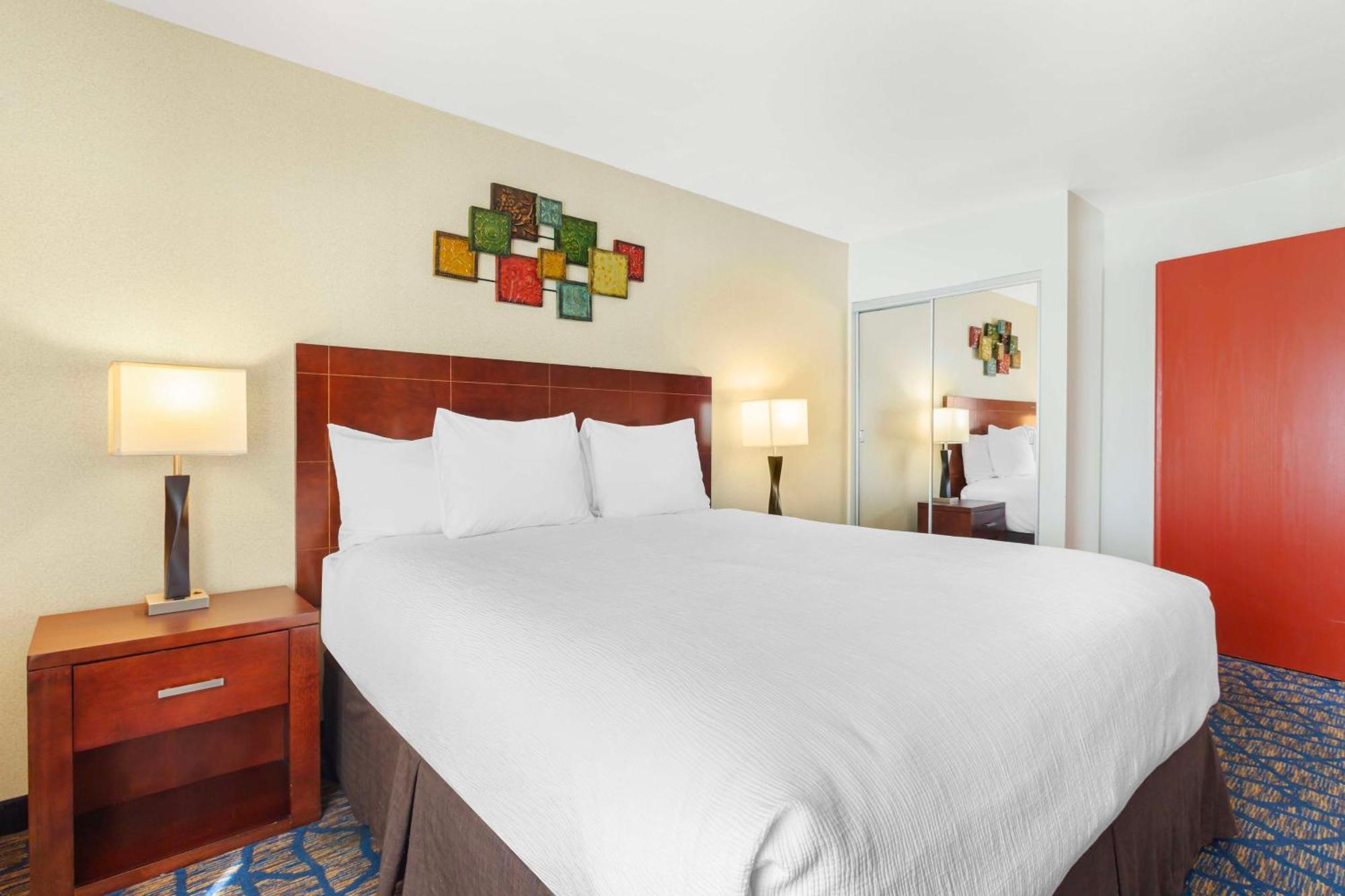 Best Western Plus Villa Del Lago Inn Patterson Екстер'єр фото
