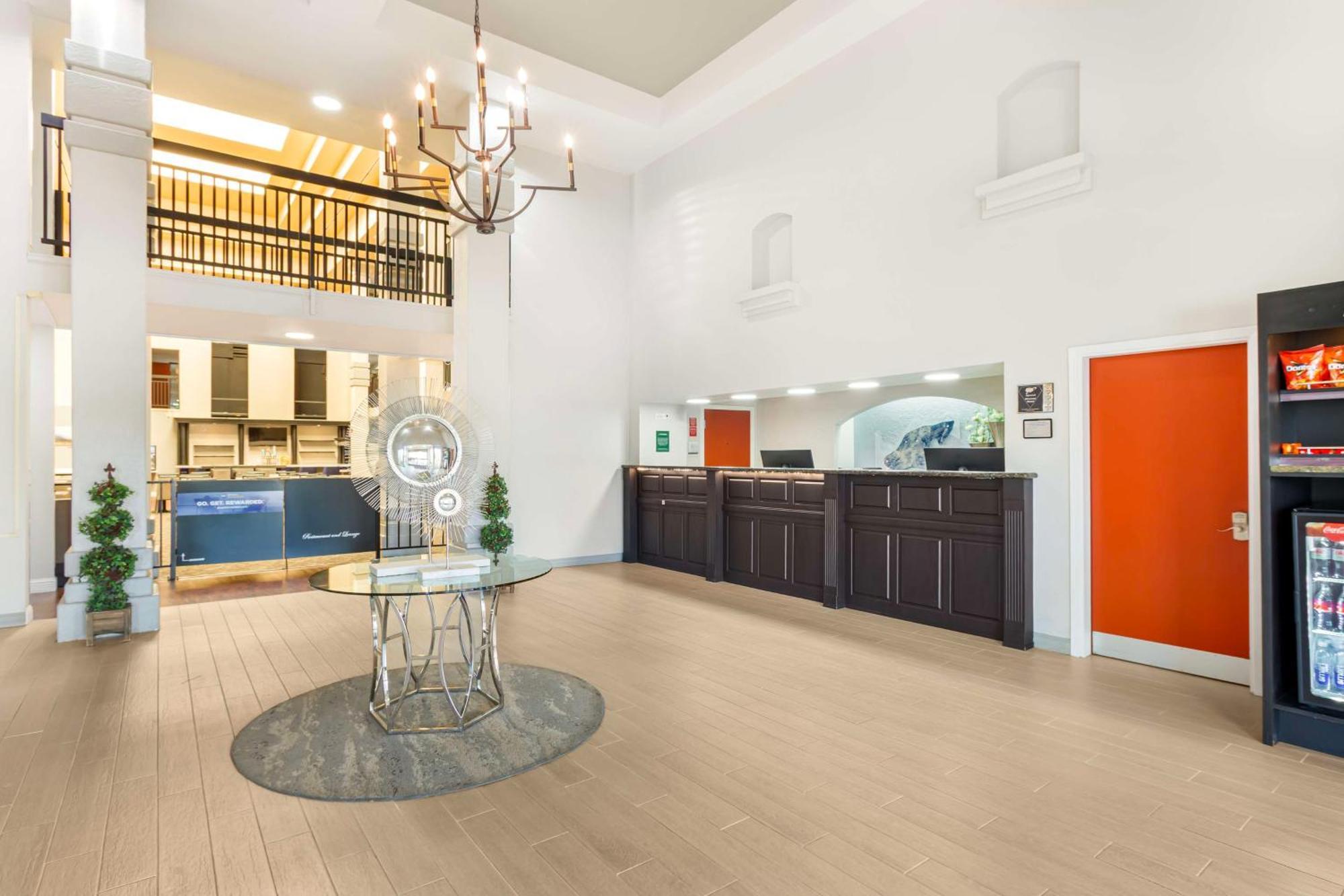 Best Western Plus Villa Del Lago Inn Patterson Екстер'єр фото